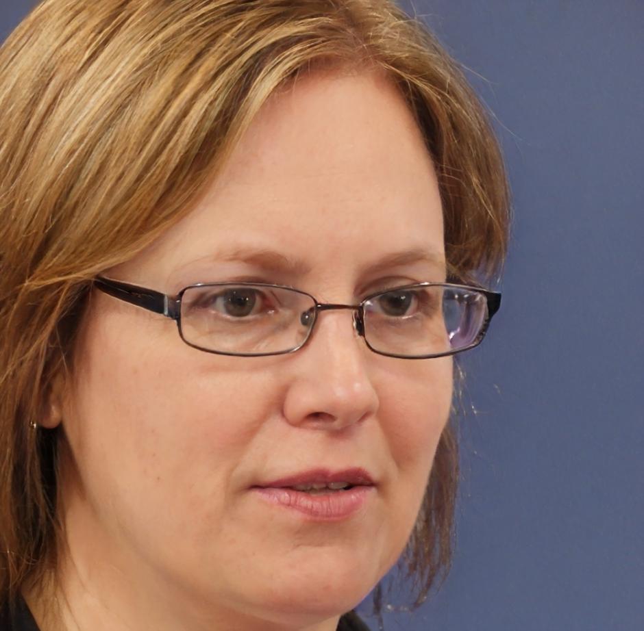 Prof. Dr. Anna Weber, Finanzstrategin